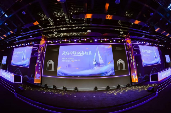 又能在赛场 又能在赛场